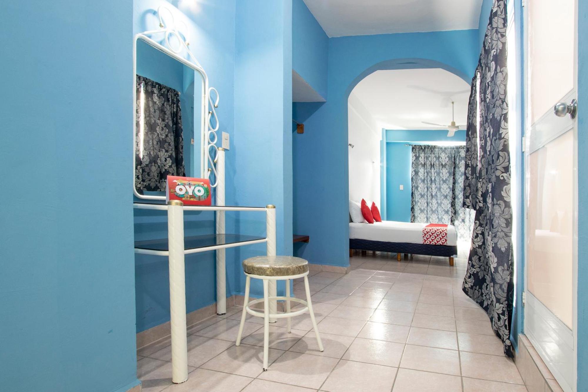 Oyo Hotel Estacion,Jose Cardel,Parque Central Revolucion Ngoại thất bức ảnh